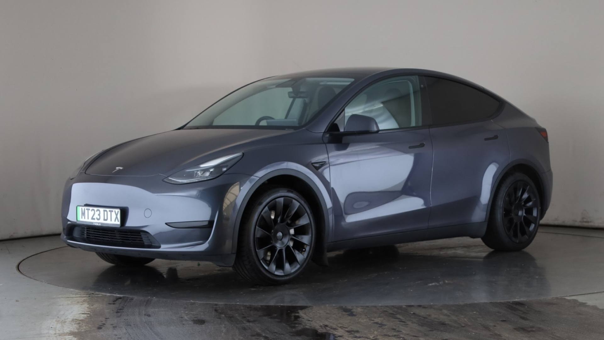 MODEL Y HATCHBACK RWD 5dr Auto