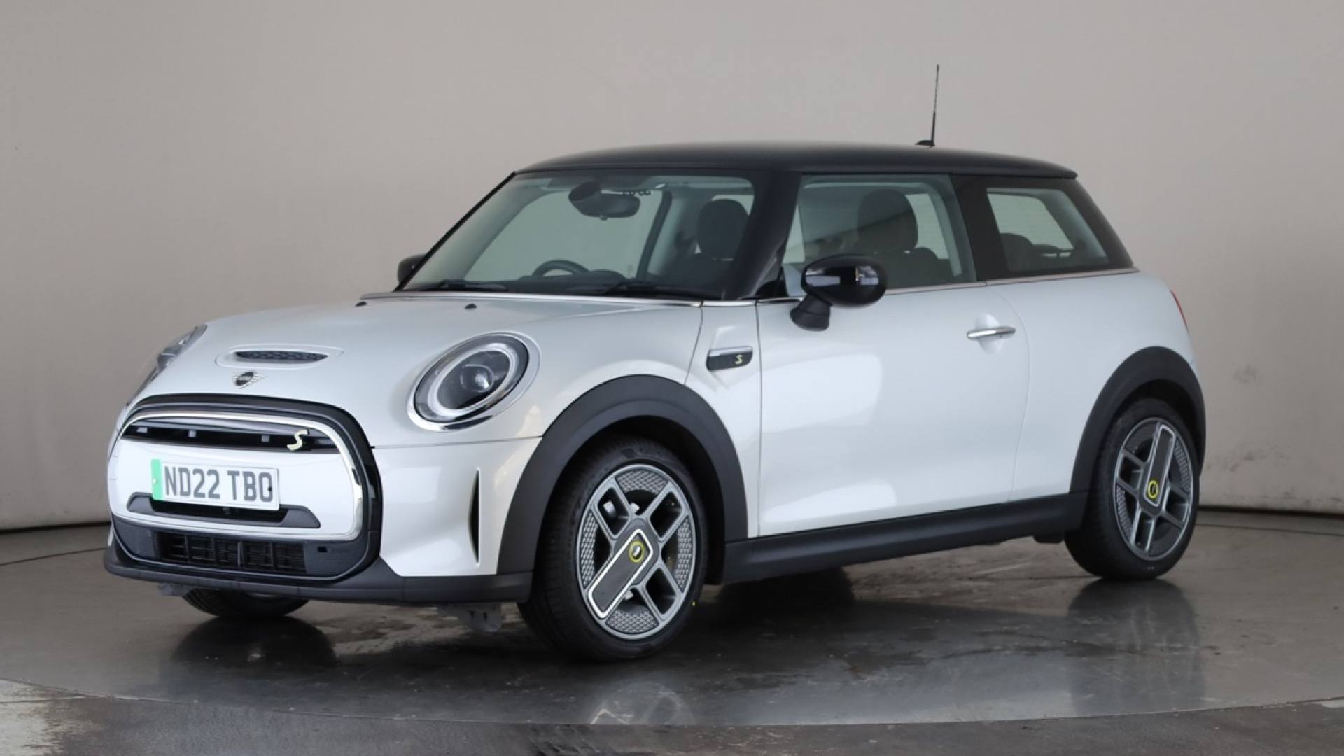 ELECTRIC HATCHBACK 135kW Cooper S Level 1 33kWh 3dr Auto