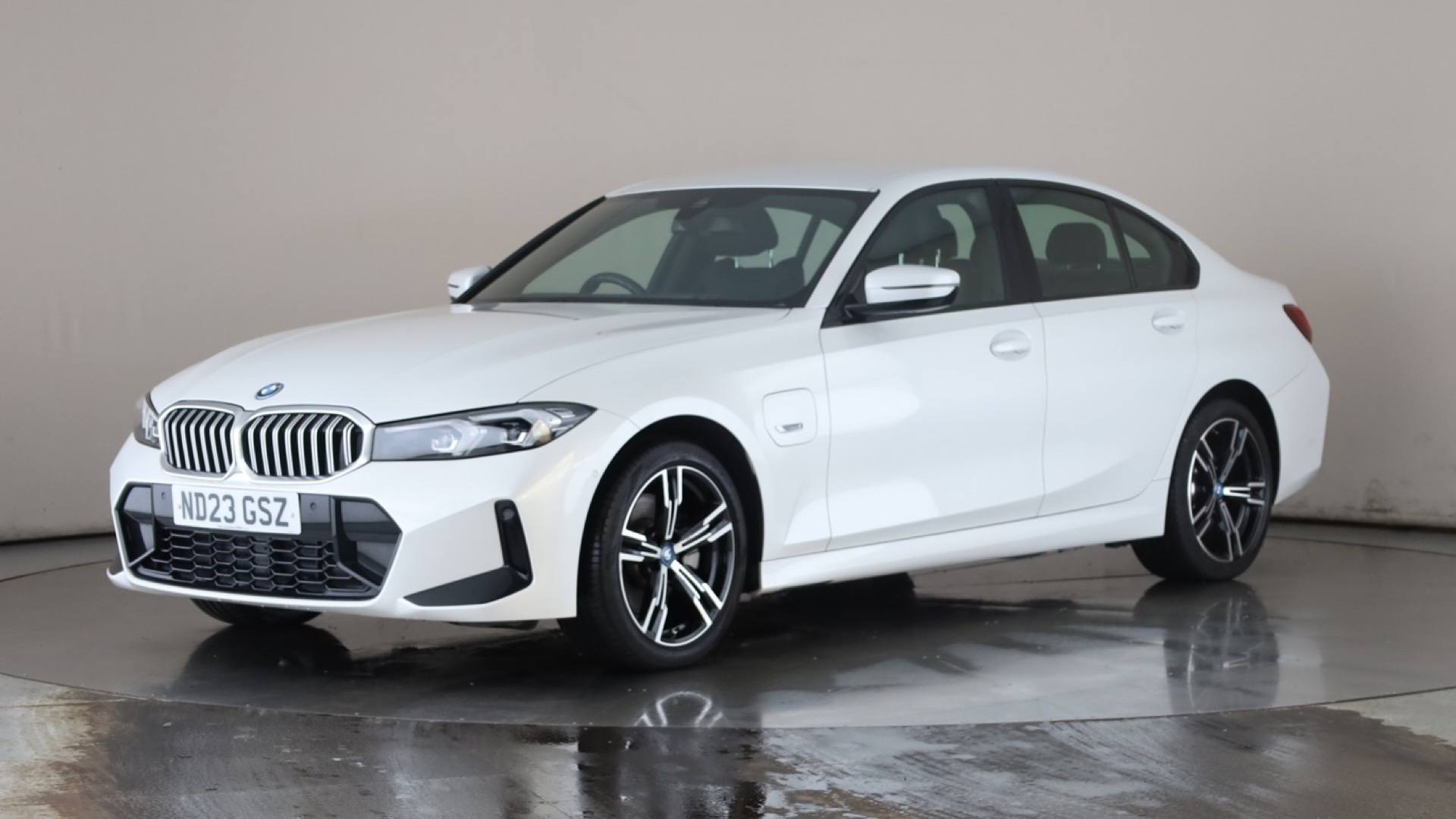 3 SERIES SALOON 330e M Sport 4dr Step Auto