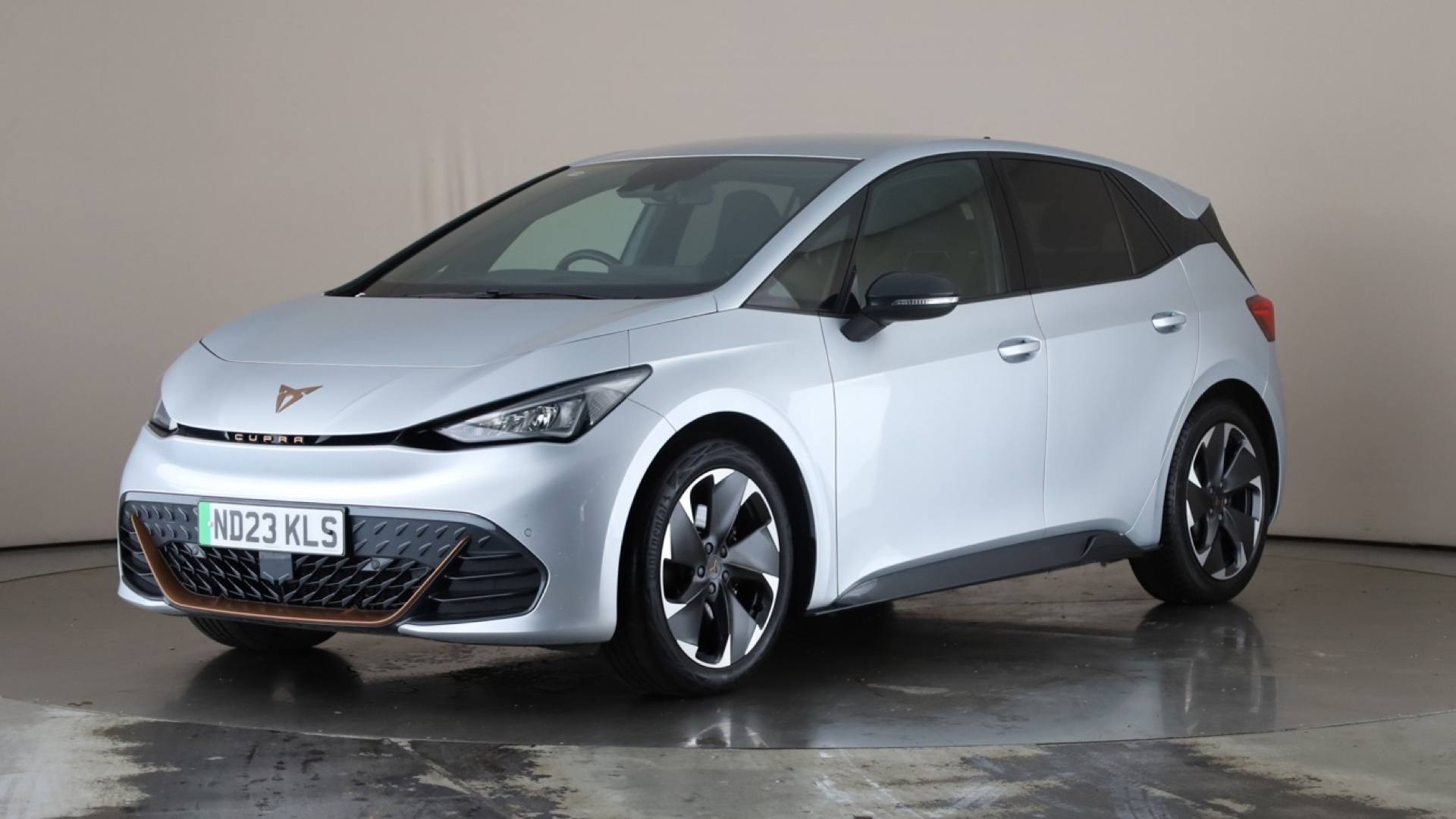 Born 5dr HatchElec V2 [58kWh] Auto 204ps (2022-  )