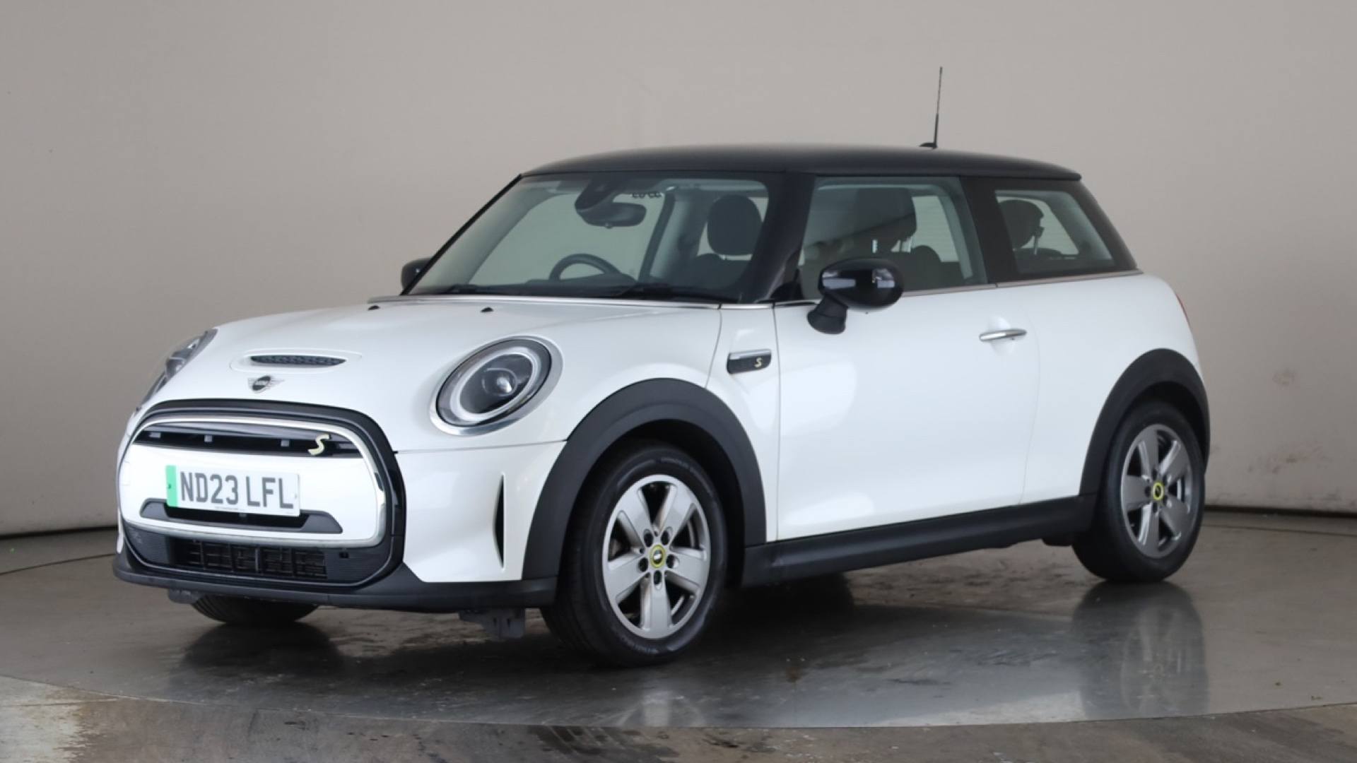 ELECTRIC HATCHBACK 135kW Cooper S Level 1 33kWh 3dr Auto