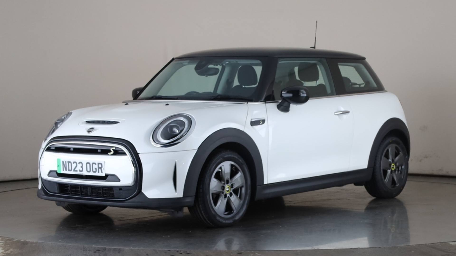 ELECTRIC HATCHBACK 135kW Cooper S Level 1 33kWh 3dr Auto