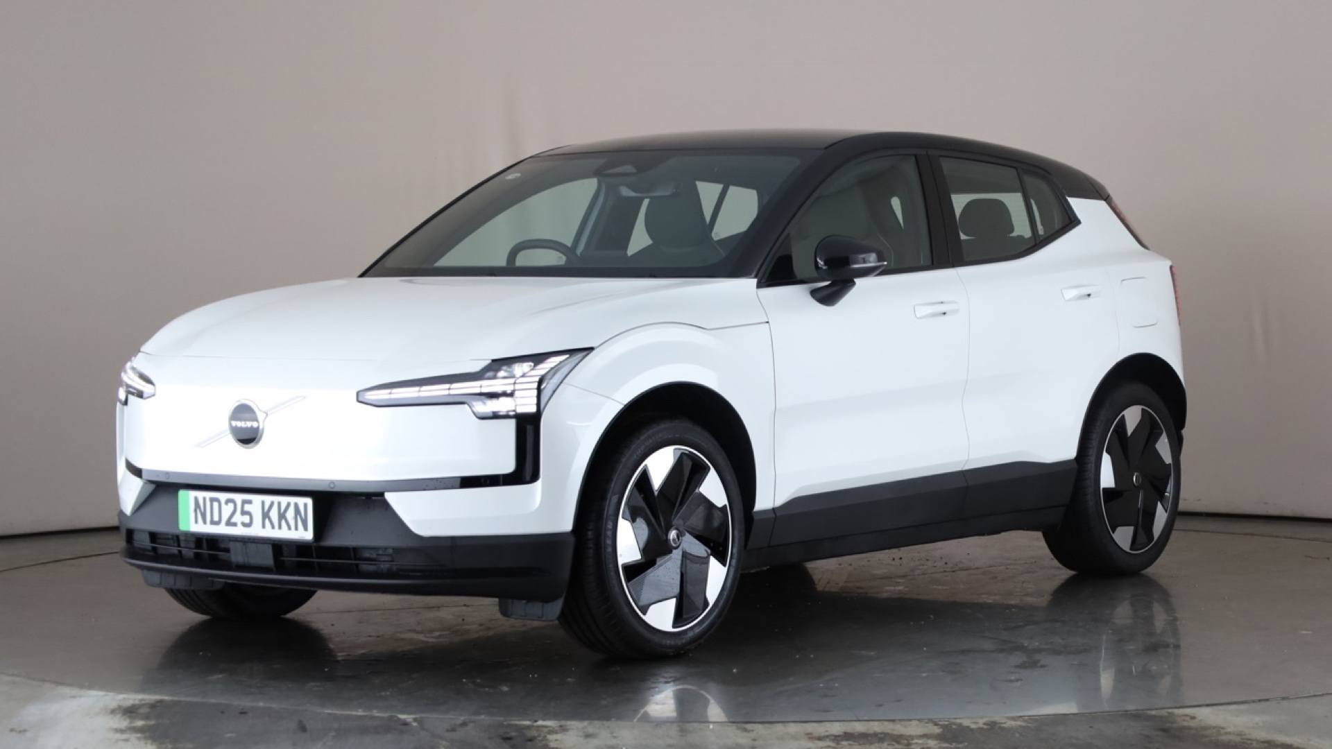 EX30 5dr S/WagonElec Plus [69kWh][Extended Range] Auto 272ps (2023-  )