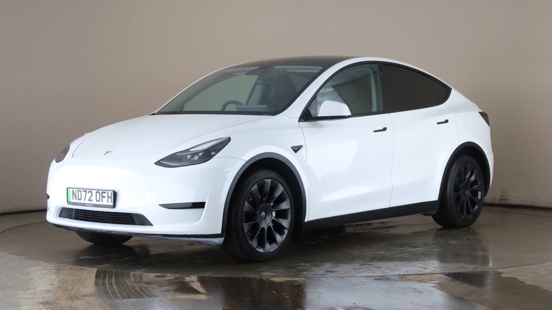 MODEL Y HATCHBACK RWD 5dr Auto