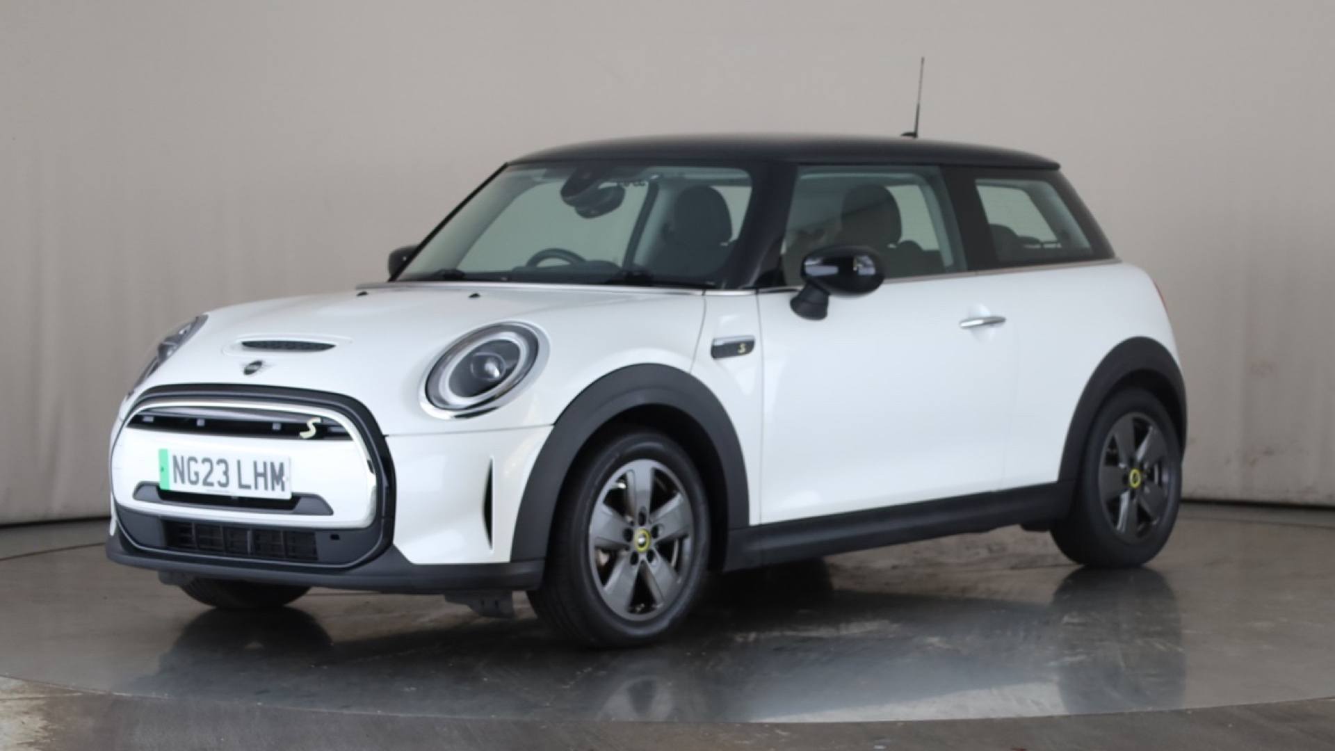 ELECTRIC HATCHBACK 135kW Cooper S Level 1 33kWh 3dr Auto