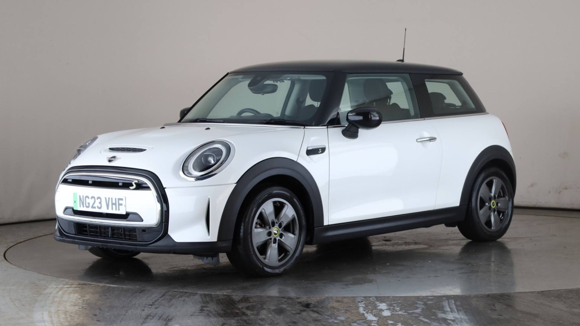 ELECTRIC HATCHBACK 135kW Cooper S Level 1 33kWh 3dr Auto