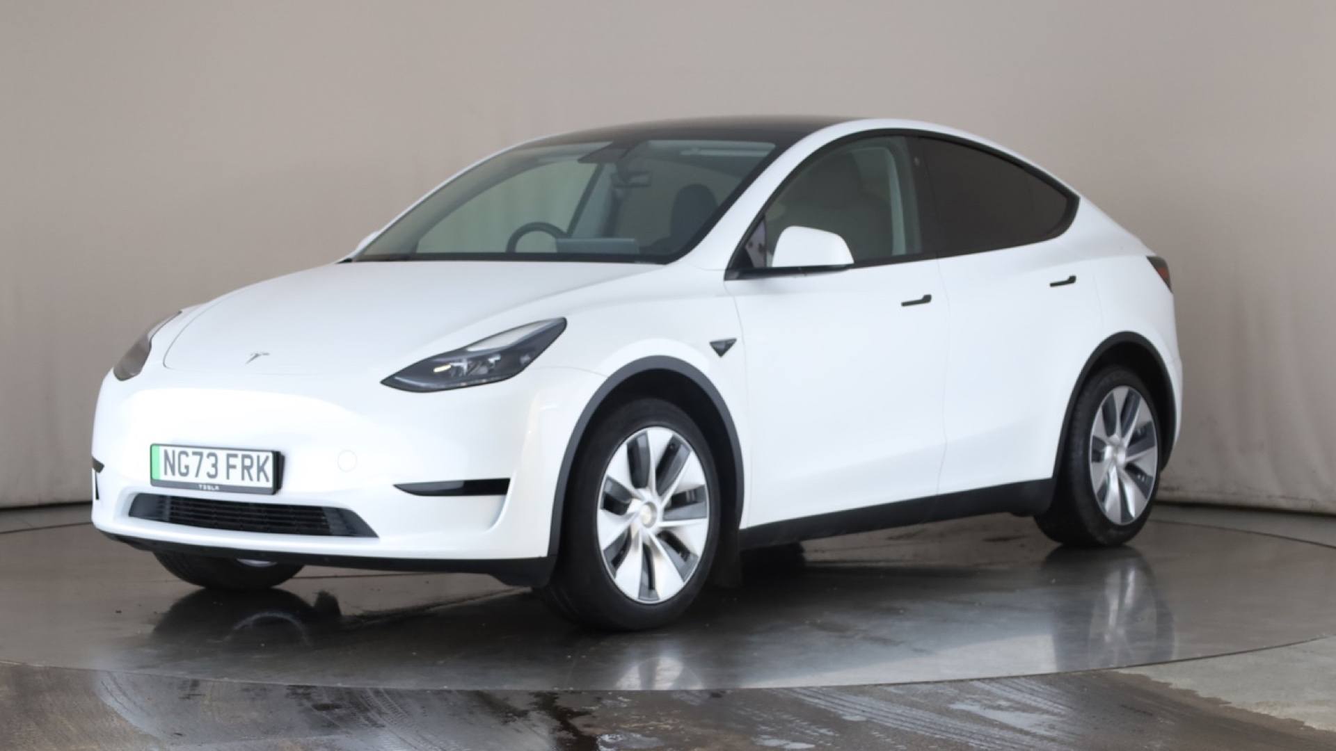 MODEL Y HATCHBACK RWD 5dr Auto
