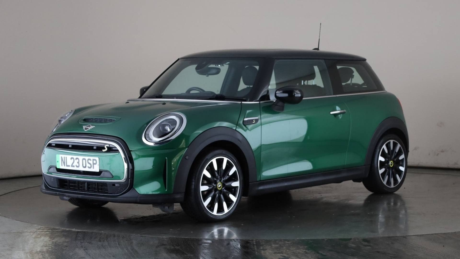 ELECTRIC HATCHBACK 135kW Cooper S Level 3 33kWh 3dr Auto