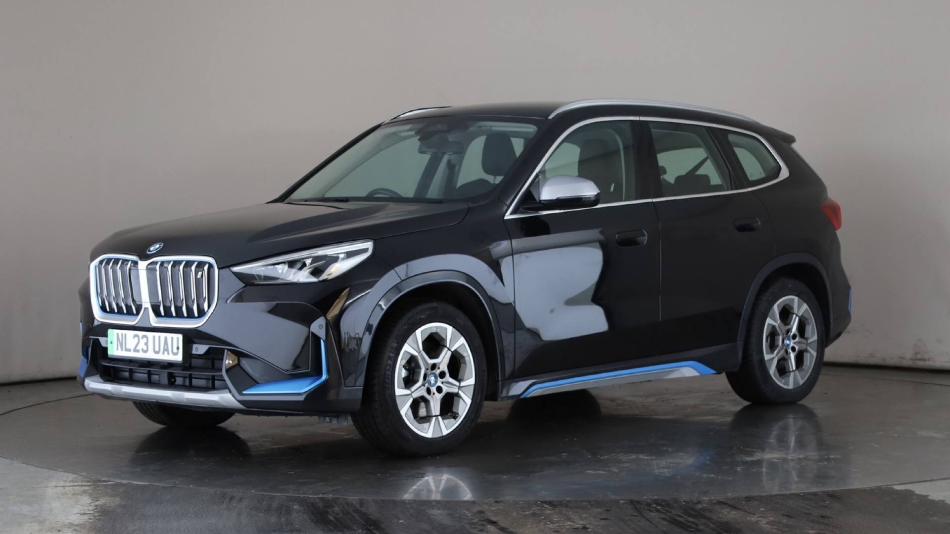 iX1 ELECTRIC ESTATE 230kW xDrive30 xLine 64.7kWh 5dr Auto