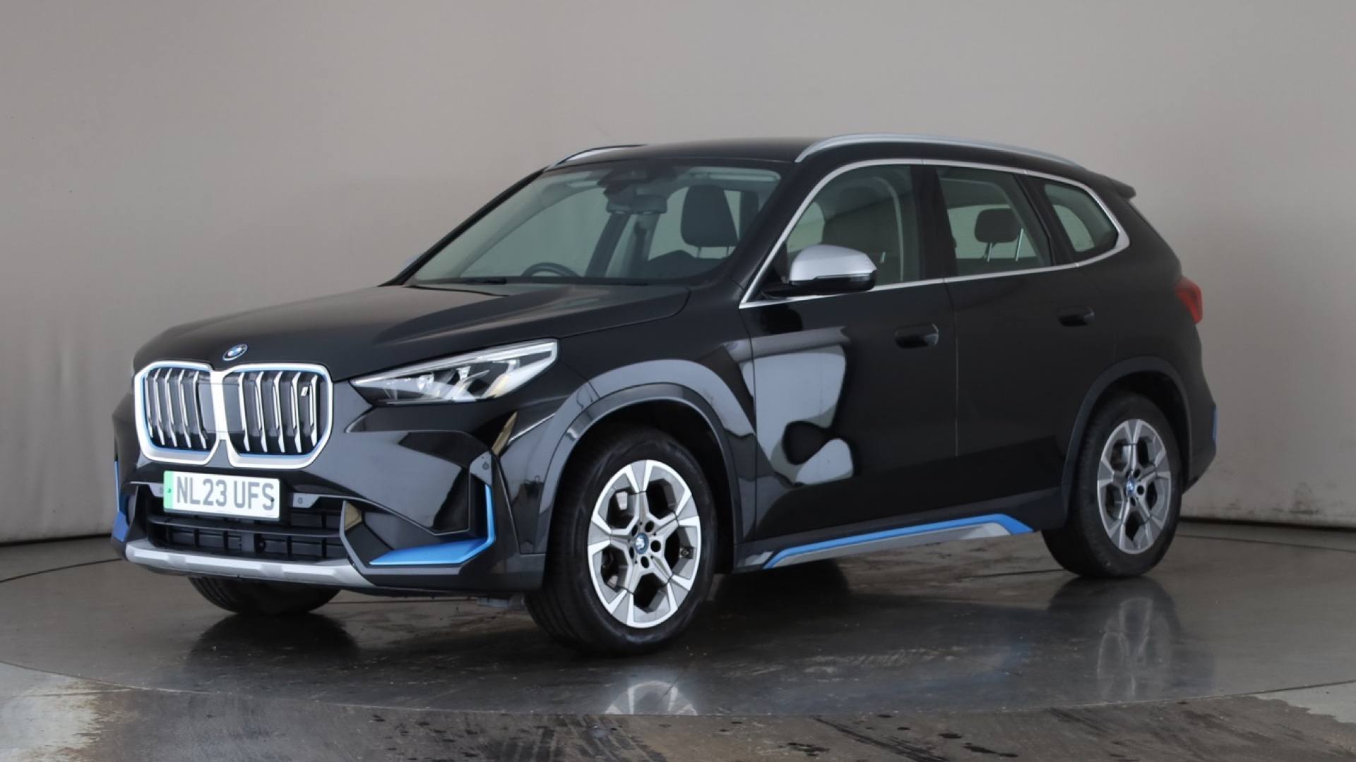 iX1 ELECTRIC ESTATE 230kW xDrive30 xLine 64.7kWh 5dr Auto