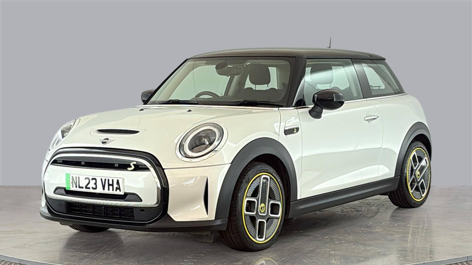 ELECTRIC HATCHBACK 135kW Cooper S Level 1 33kWh 3dr Auto