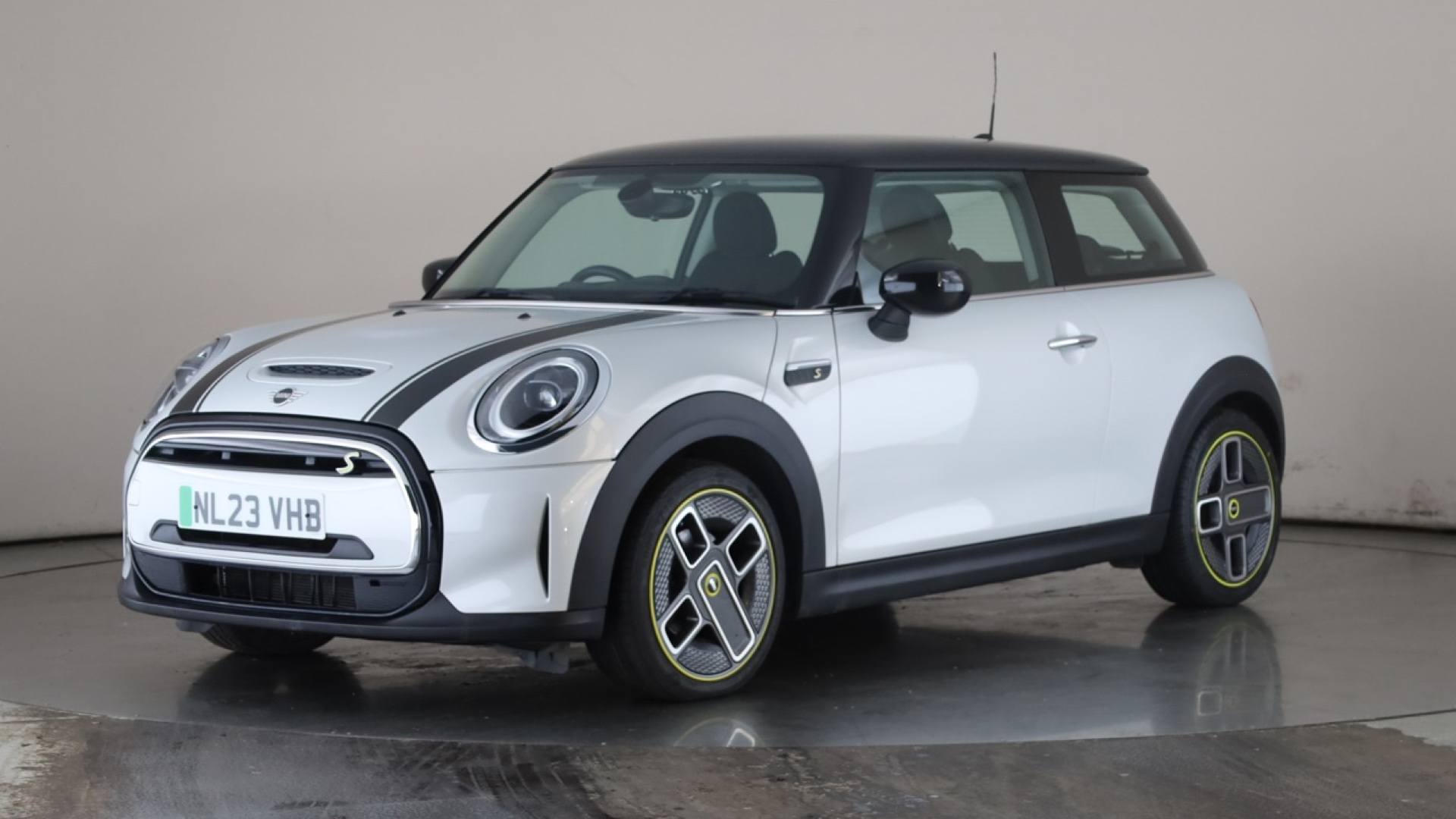 ELECTRIC HATCHBACK 135kW Cooper S Level 1 33kWh 3dr Auto