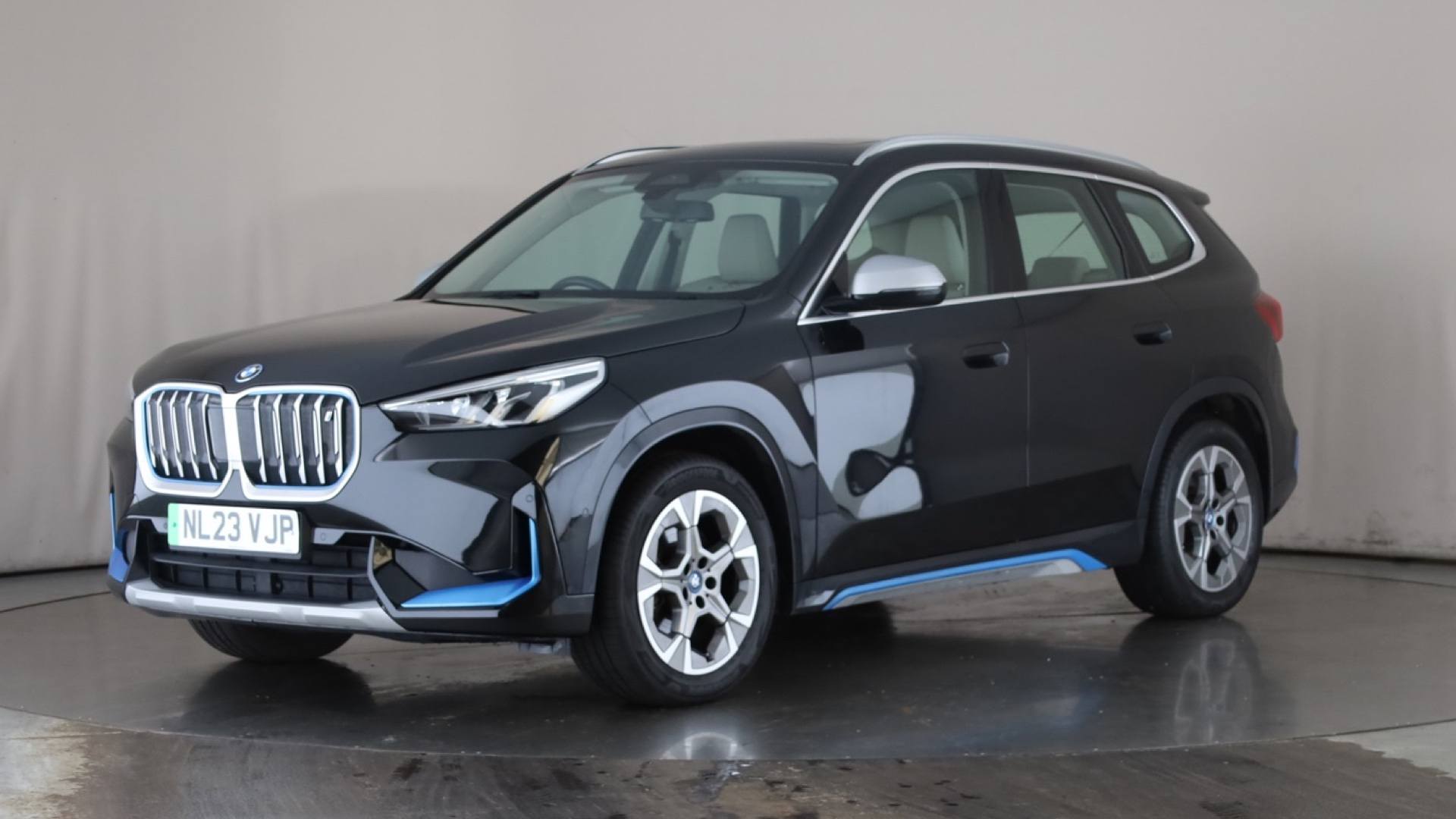 iX1 ELECTRIC ESTATE 230kW xDrive30 xLine 64.7kWh 5dr Auto