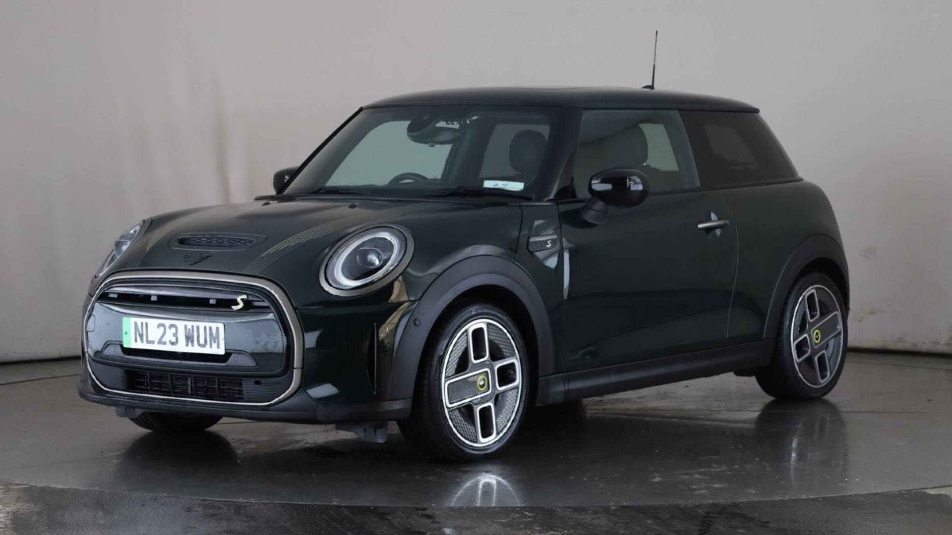 ELECTRIC HATCHBACK SPECIAL EDITION 135kW Cooper S Resolute Edition 33kWh 3dr Auto
