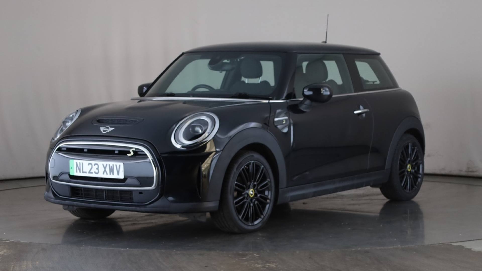 ELECTRIC HATCHBACK 135kW Cooper S Level 2 33kWh 3dr Auto