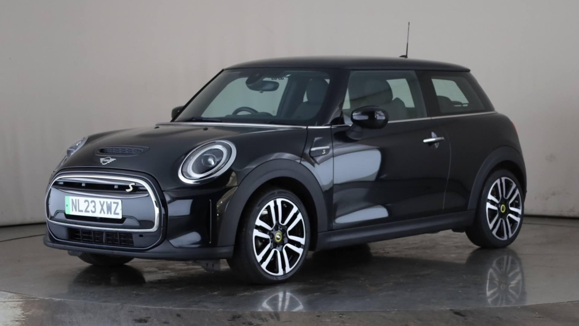ELECTRIC HATCHBACK 135kW Cooper S Level 2 33kWh 3dr Auto