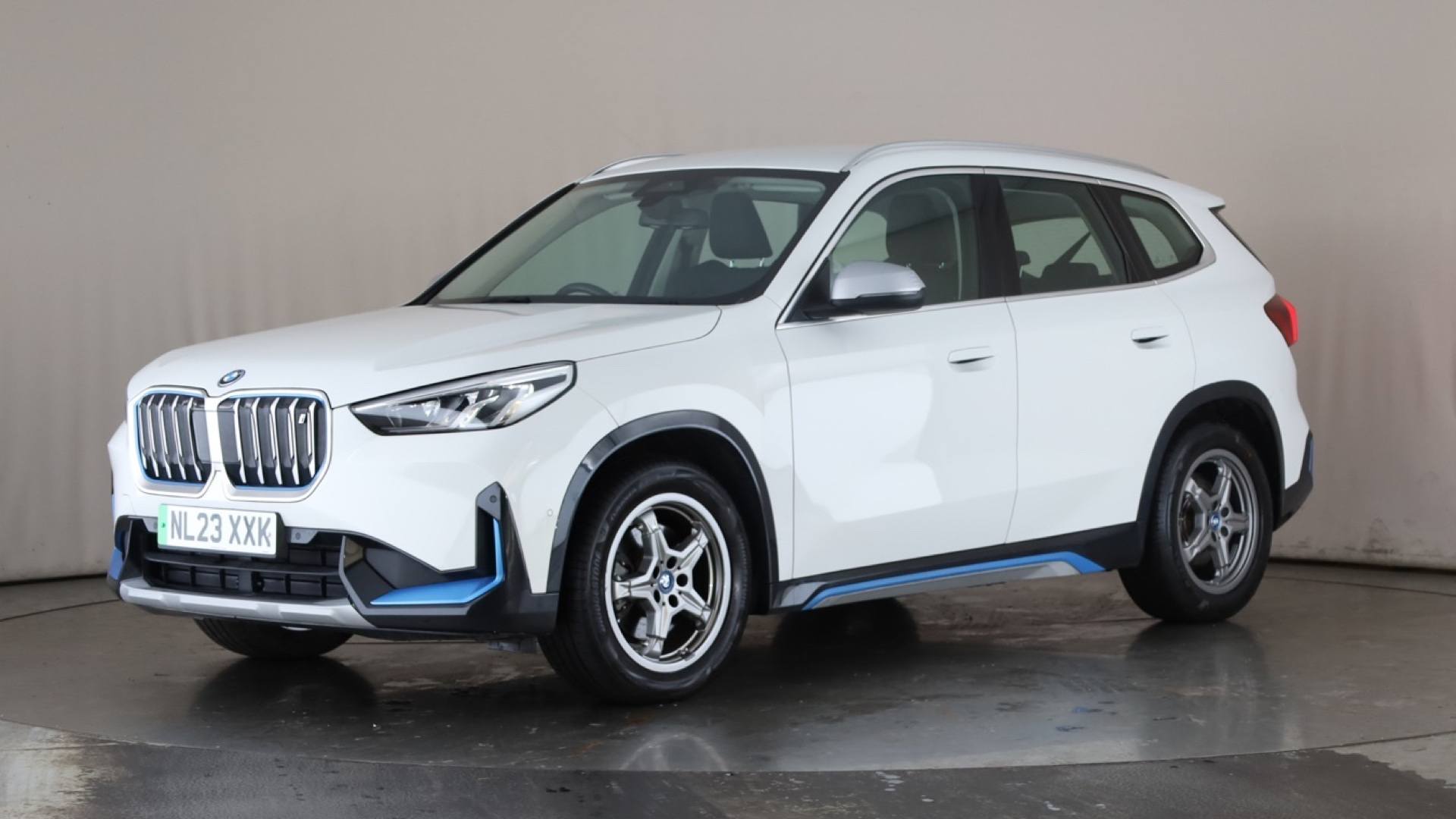 iX1 ELECTRIC ESTATE 230kW xDrive30 xLine 64.7kWh 5dr Auto