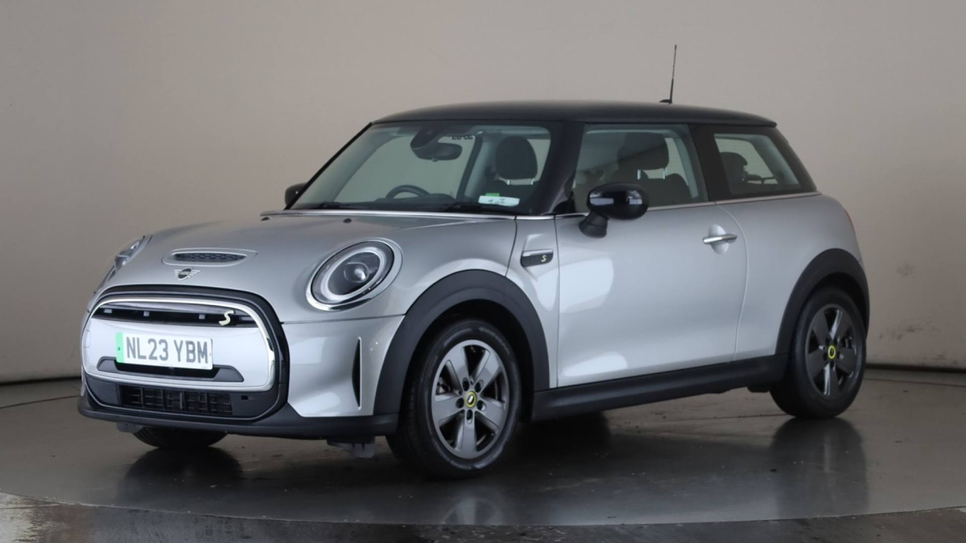ELECTRIC HATCHBACK 135kW Cooper S Level 1 33kWh 3dr Auto
