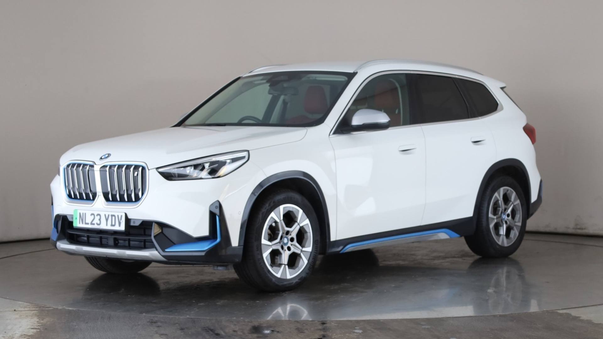 iX1 ELECTRIC ESTATE 230kW xDrive30 xLine 64.7kWh 5dr Auto