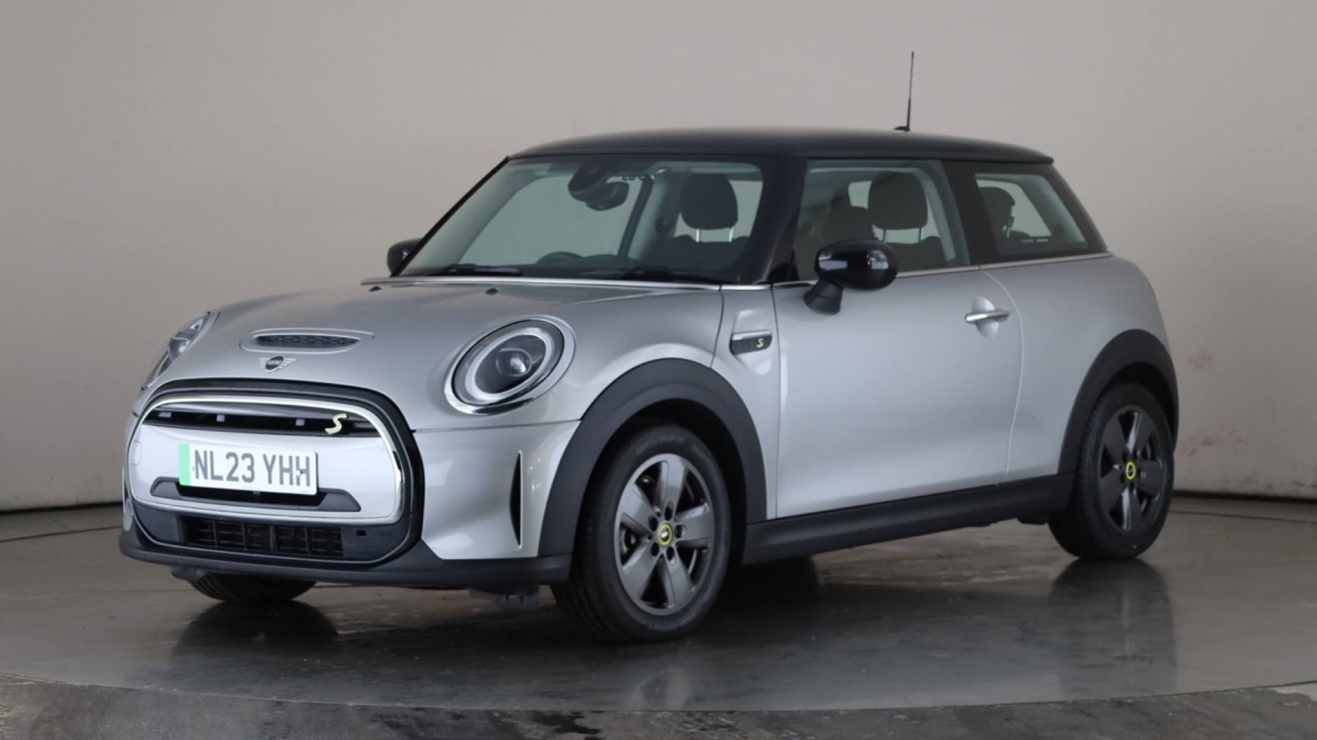 ELECTRIC HATCHBACK 135kW Cooper S Level 1 33kWh 3dr Auto