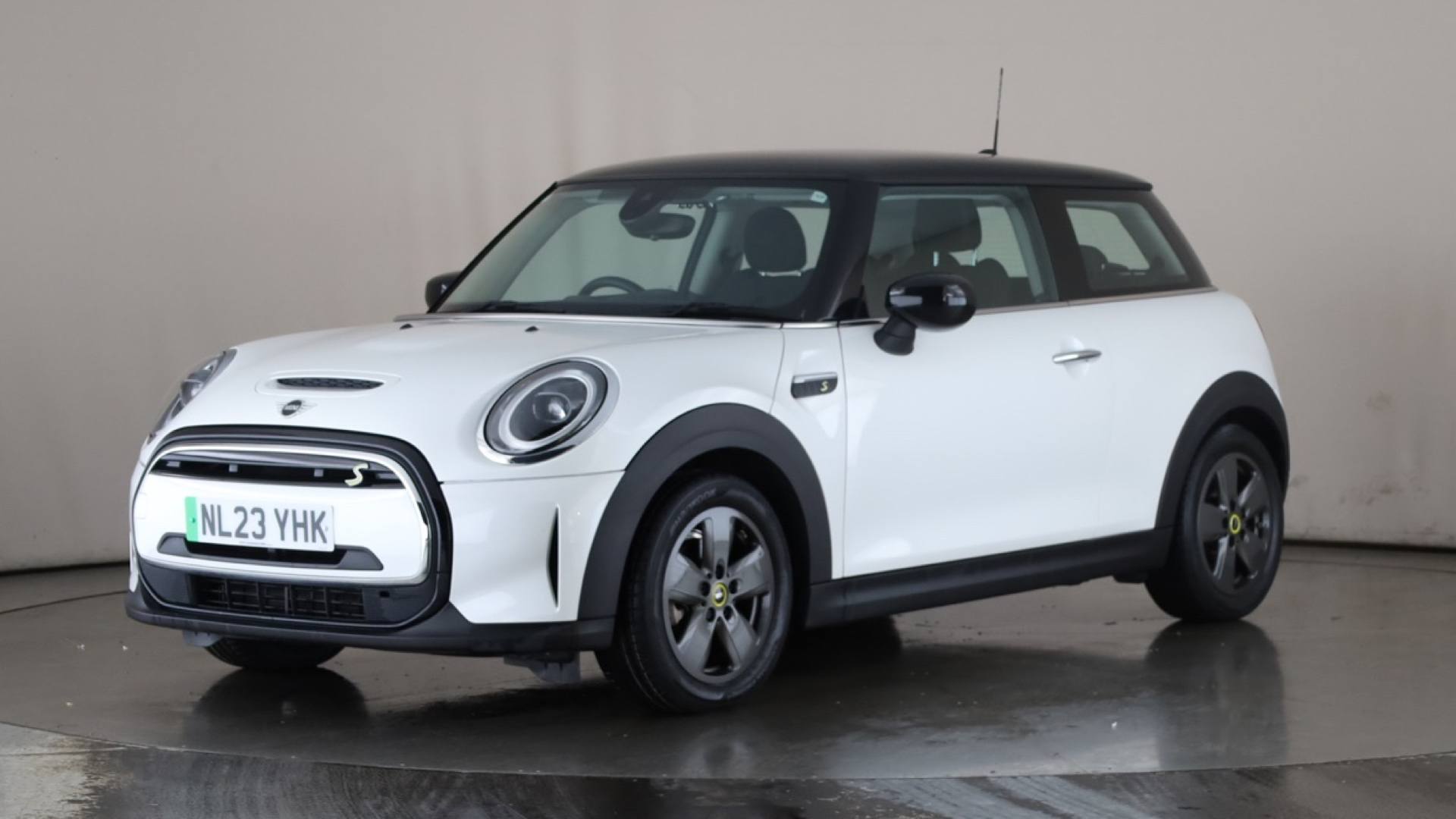 ELECTRIC HATCHBACK 135kW Cooper S Level 1 33kWh 3dr Auto