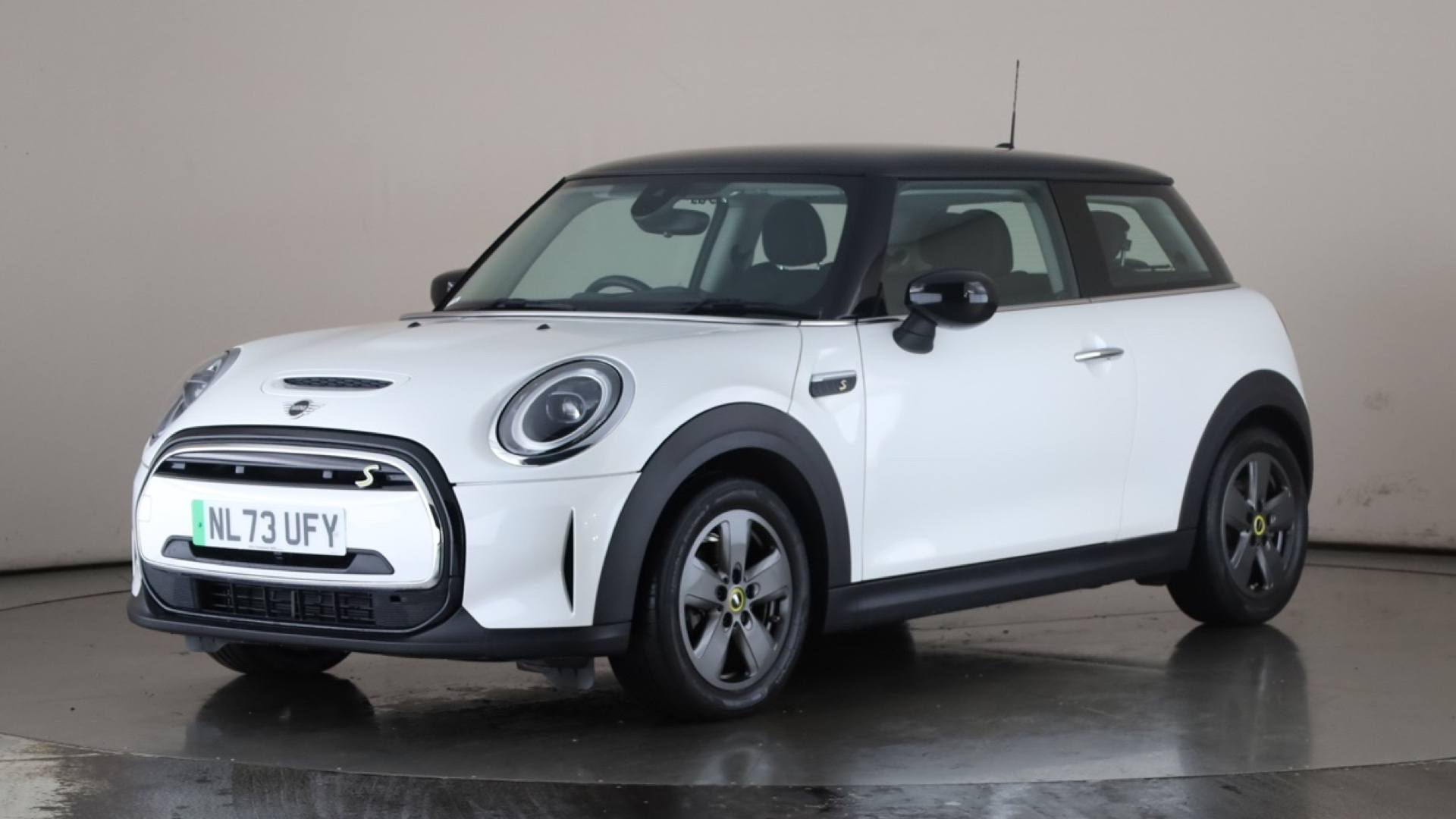 ELECTRIC HATCHBACK 135kW Cooper S Level 1 33kWh 3dr Auto