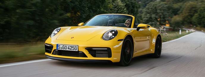 Porsche 911 Carrera GTS Cabriolet in Yellow