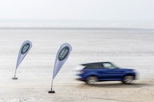 Range Rover Sport TVR on sand 