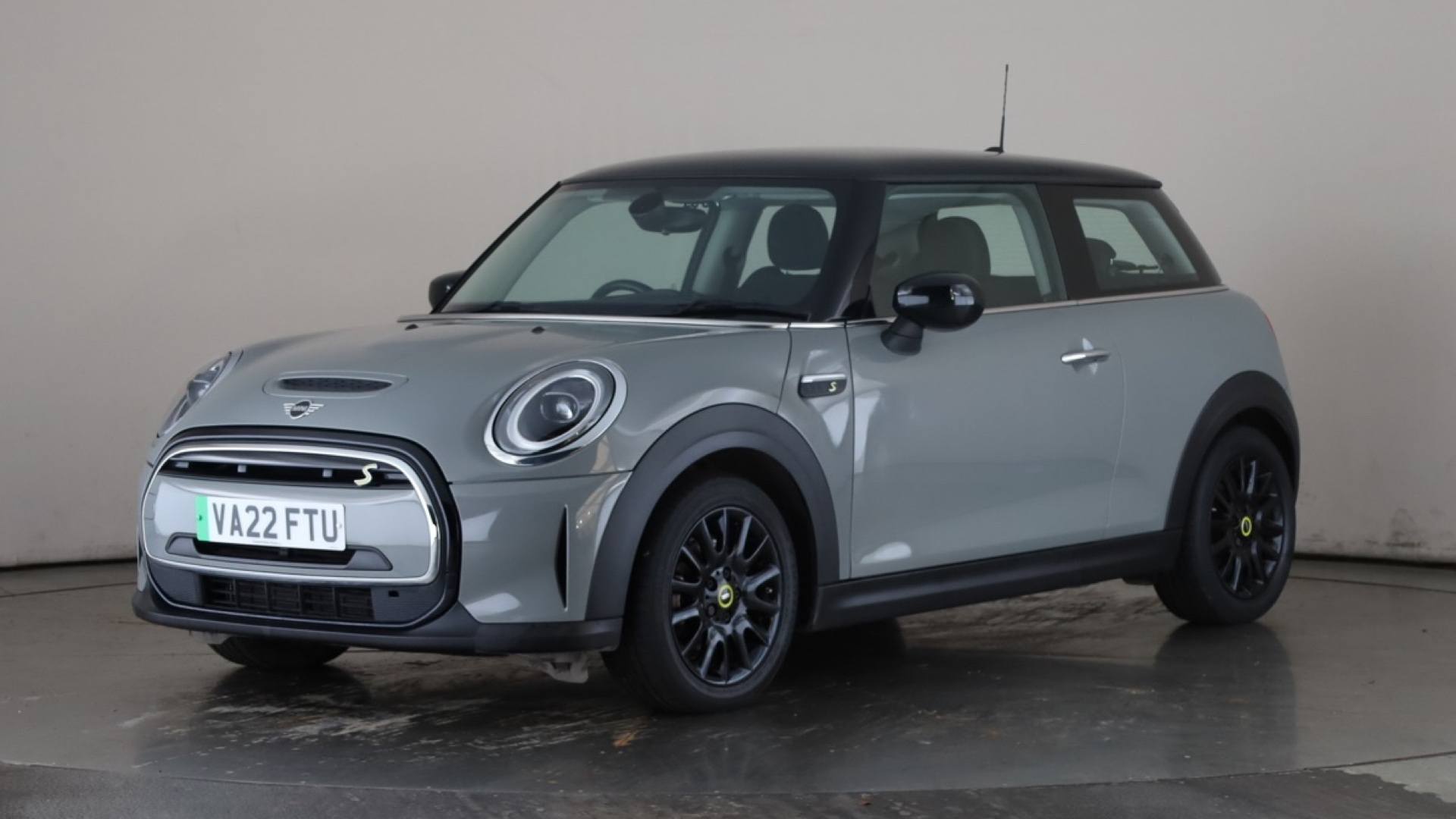ELECTRIC HATCHBACK 135kW Cooper S Level 1 33kWh 3dr Auto