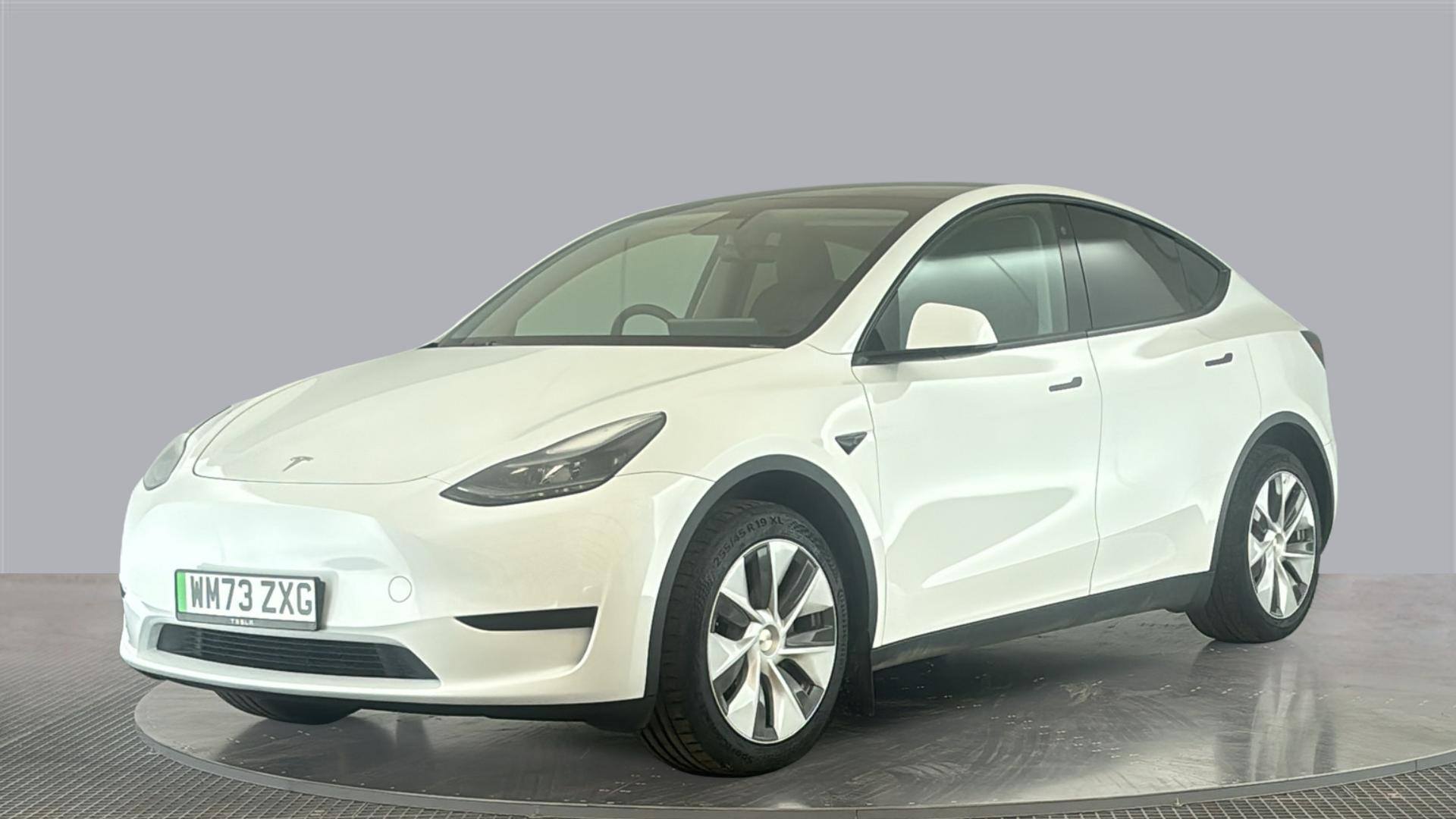 MODEL Y HATCHBACK RWD 5dr Auto