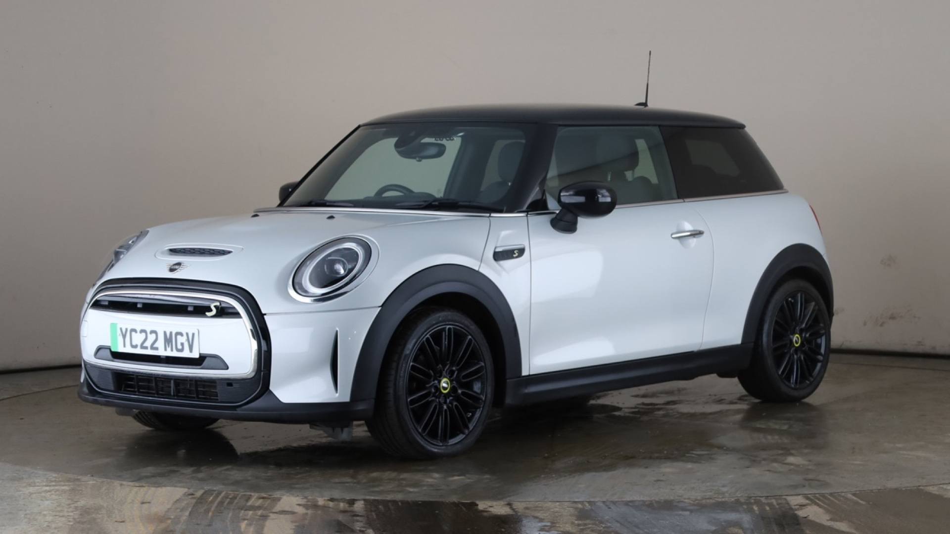 ELECTRIC HATCHBACK 135kW Cooper S Level 2 33kWh 3dr Auto