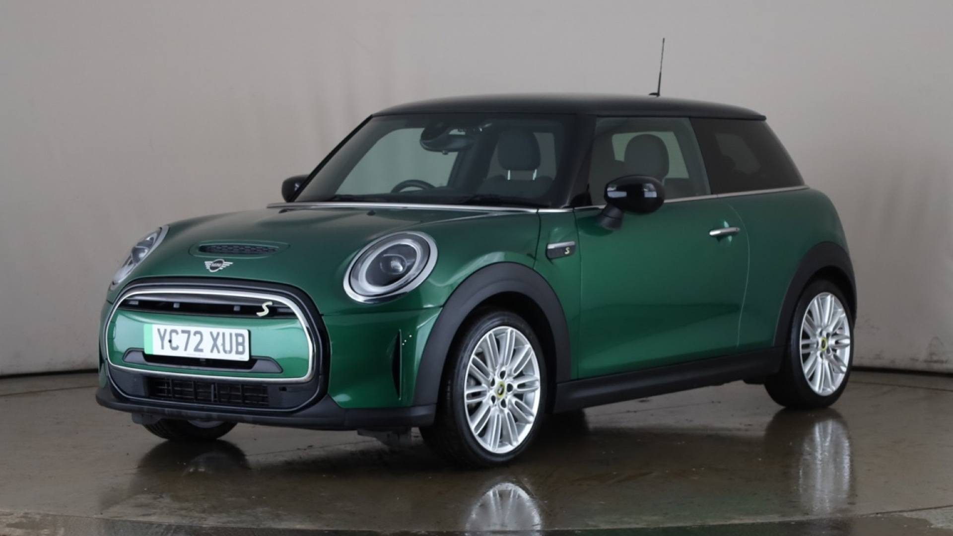 ELECTRIC HATCHBACK 135kW Cooper S Level 2 33kWh 3dr Auto