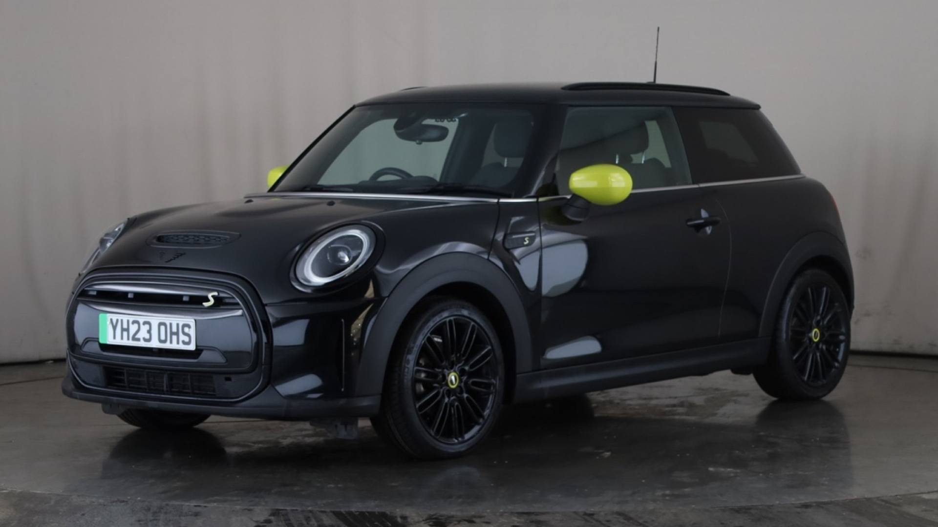 ELECTRIC HATCHBACK 135kW Cooper S Level 2 33kWh 3dr Auto