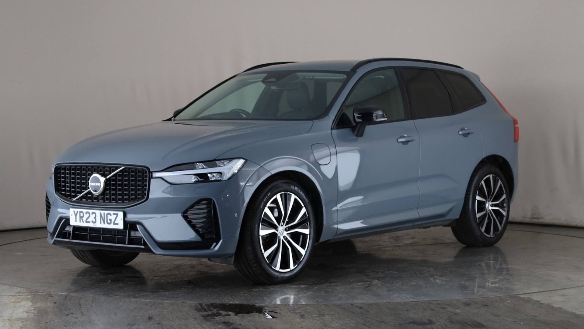 XC60 ESTATE 2.0 T8 [455] RC PHEV Ultimate Dark 5dr AWD Gtron