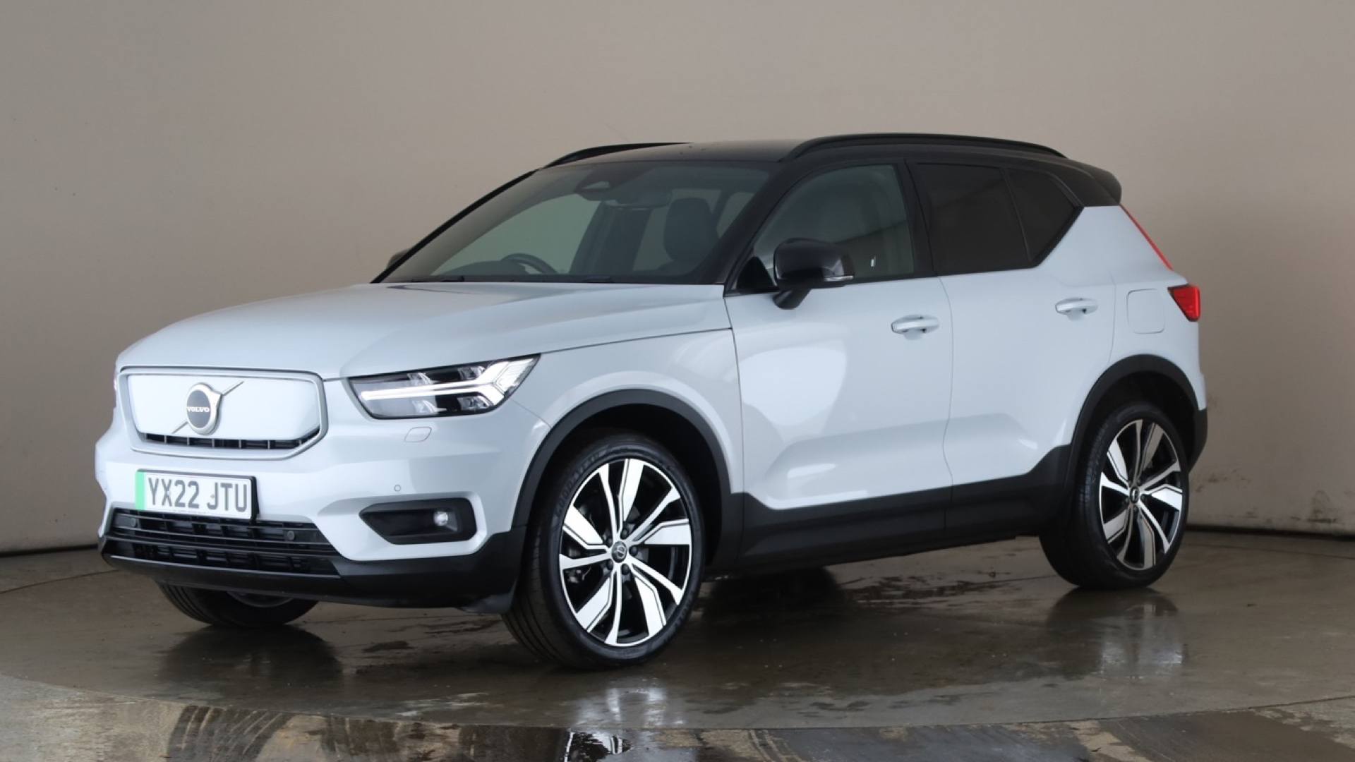 XC40 ELECTRIC ESTATE 300kW Recharge Twin Plus 78kWh 5dr AWD Auto