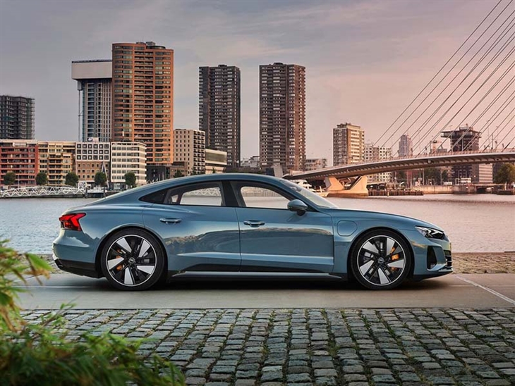 Audi e-tron GT Saloon 390kW Quattro 93kWh Auto (Tech Pack)