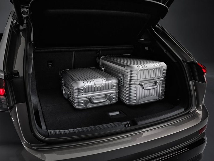 Audi Q4 e-tron Estate 210kW 45 Qtro 82kWh Black Ed Auto (Tech Pack)