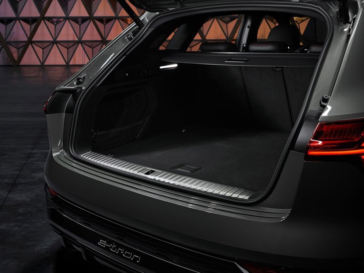 Audi Q8 e-tron Estate 250kW 50 Qtro 95kWh Black Ed At Tech Pro (22kW)