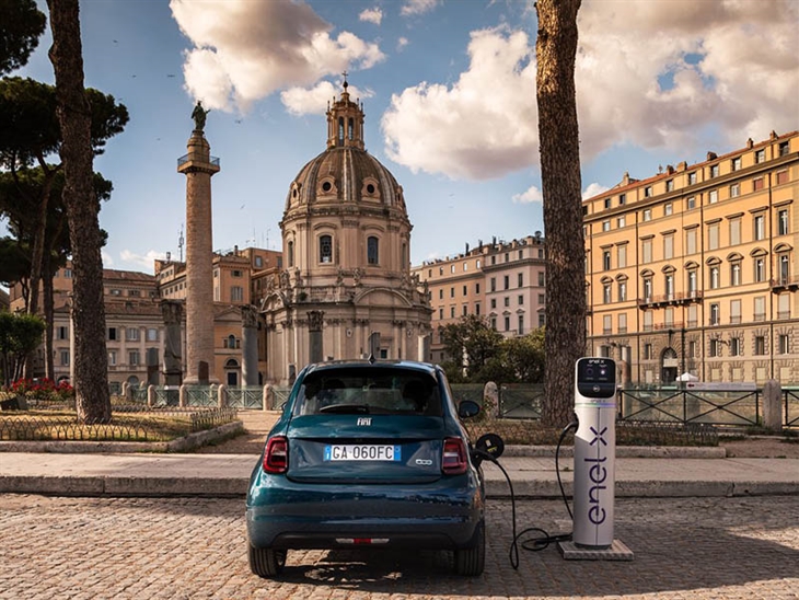 Fiat 500 Electric Hatchback 70kW Red 24kWh Auto