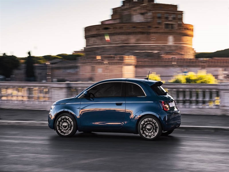 Fiat 500 Electric Hatchback 87kW Red 42kWh Auto