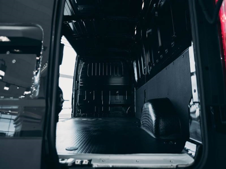 Maxus Deliver 9 Diesel LWB FWD 2.0 D20 150 Lux Extra High Roof