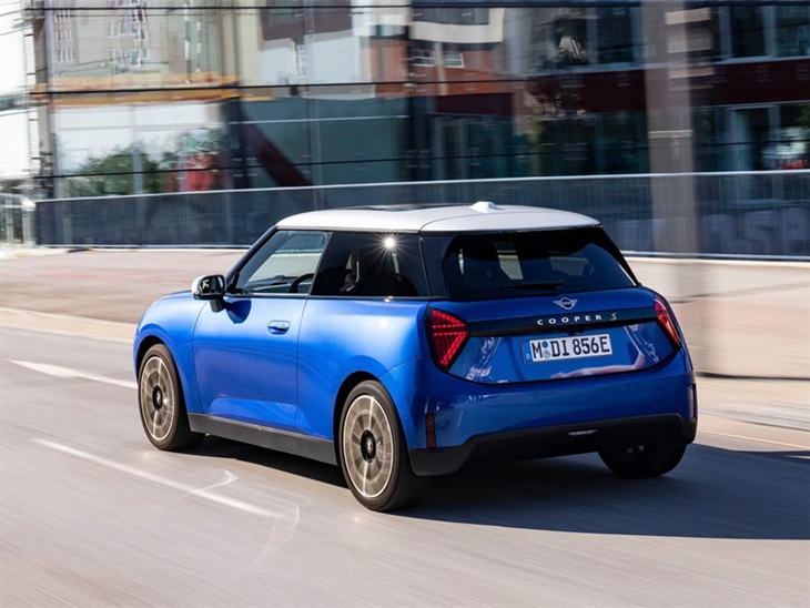 MINI Electric Cooper 135kW E Exclusive (Level 1) 41kWh Auto