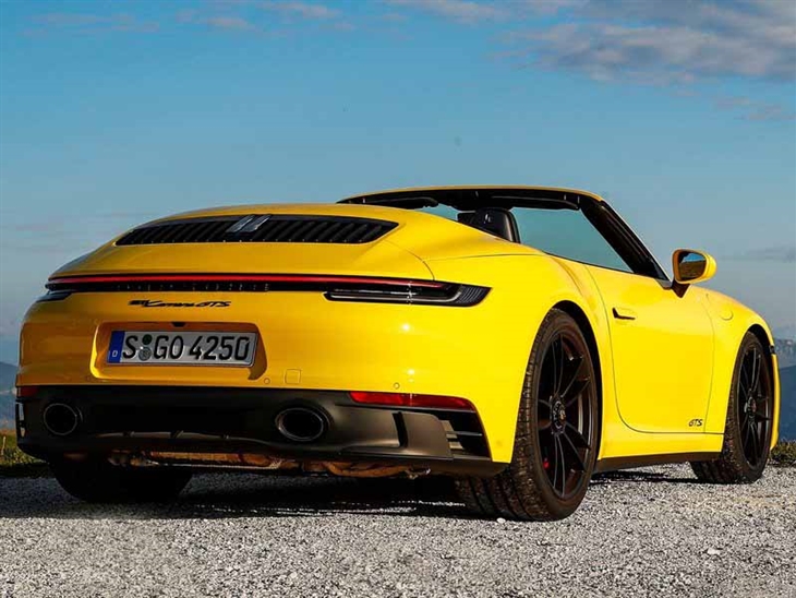 Porsche 911 Carrera Cabriolet GTS PDK