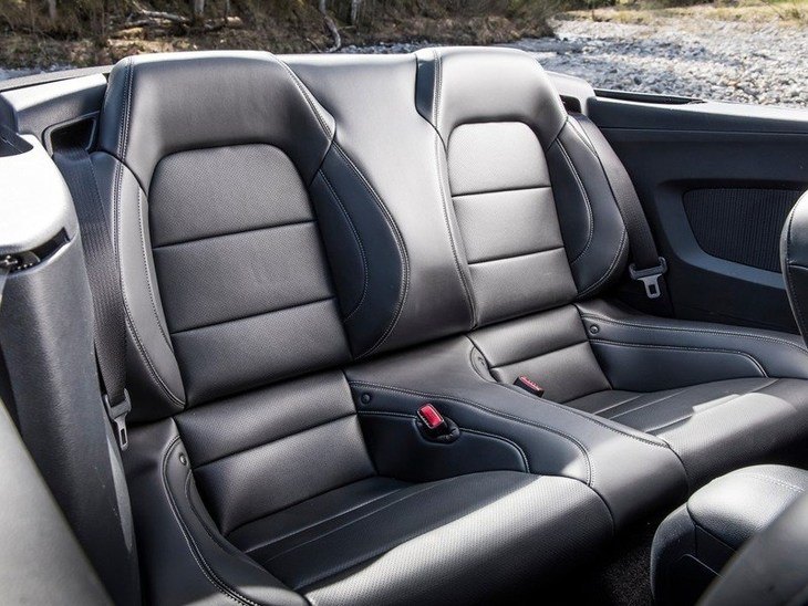 Ford Mustang Convertible Black Interior2