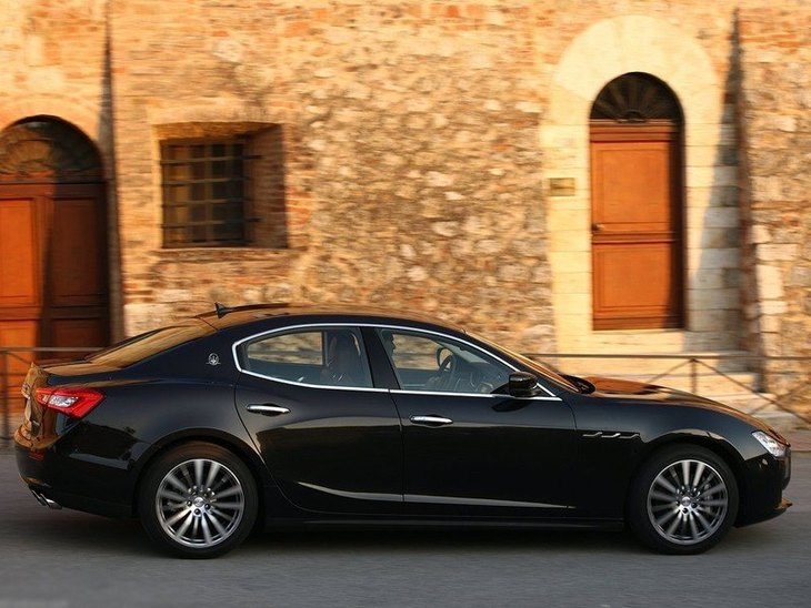 Maserati Ghibli Black Exterior Side