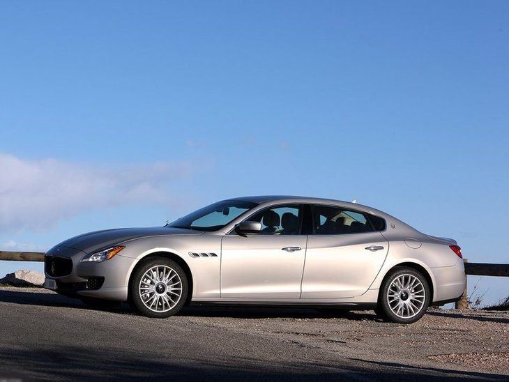 Maserati Quattroporte Gold Exterior Side