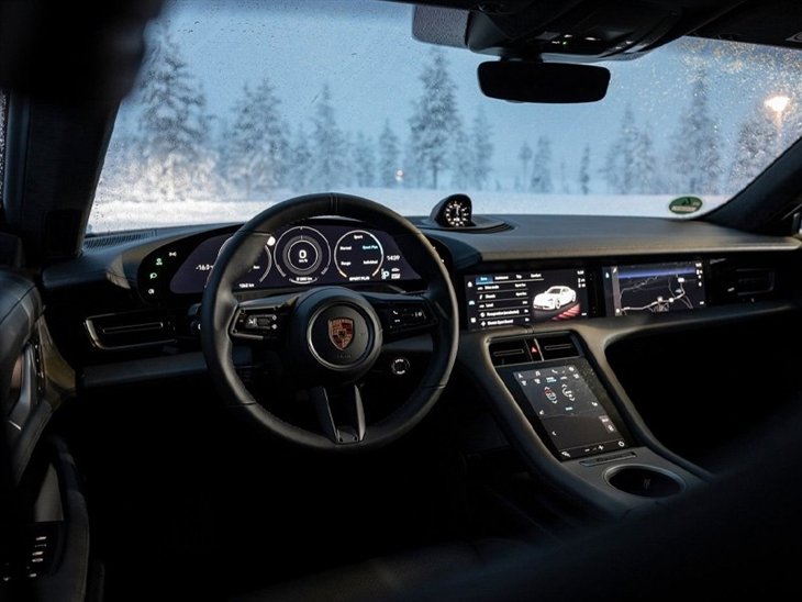 Porsche Taycan Saloon 500kW Turbo 93kWh Auto