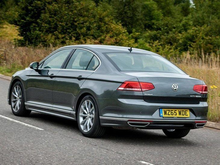 volkswagen-passat-saloon-grey-exterior-back.jpg