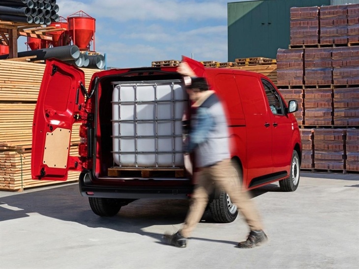 Citroen Dispatch Exterior Back