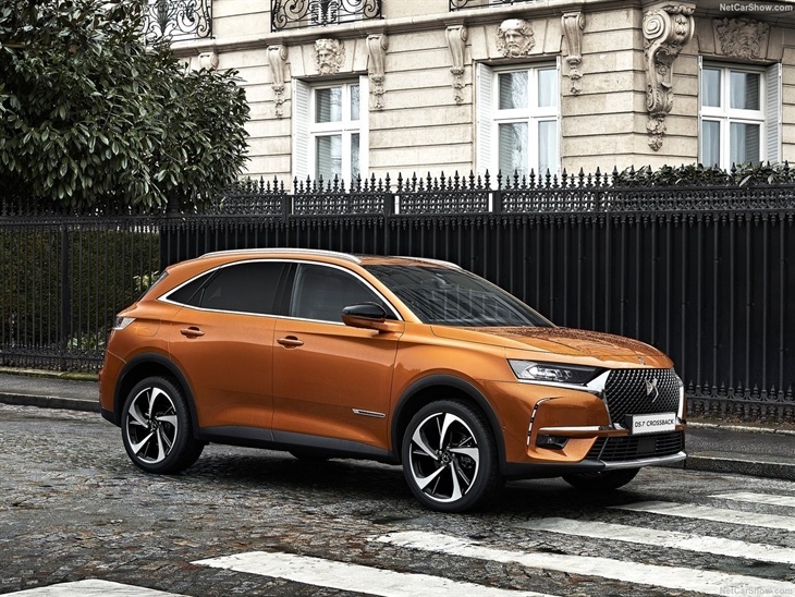 DS DS7 1.6 E-TENSE Performance Line EAT8